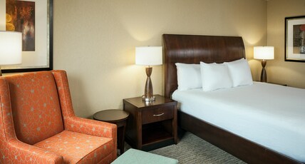HILTON GARDEN INN SEATTLE ISSAQ Room Type - 1 KING BED