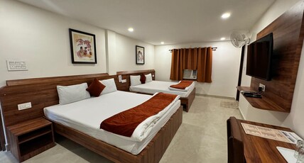 Hotel Saluja Room Type - FAMILY ROOM AC