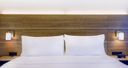 Holiday Inn Express WHITBY OSHAWA Room Type - STANDARD