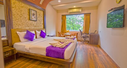 Hotel Sheetal international Room Type - Deluxe Room Hotel Sheetal international Room Type - Deluxe Room