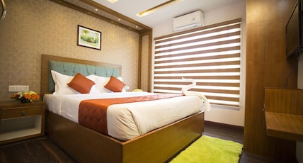 Casino Luxury Houseboats Room Type - Super Deluxe Room in sharing Houseboat - Ac timings from 9 Pm to 6 Am Casino Luxury Houseboats Room Type - Super Deluxe Room in sharing Houseboat - Ac timings from 9 Pm to 6 Am