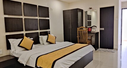 Hotel Krushna Inn Room Type - Deluxe Room AC