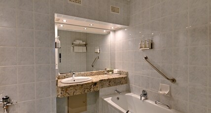 Holiday Inn MUTARE Room Type - 1 King Suite Mountain View