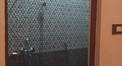 SRINIVASA HOMESTAY ISBT RISHIKESH Room Type - Bedroom 104 ( with AC )