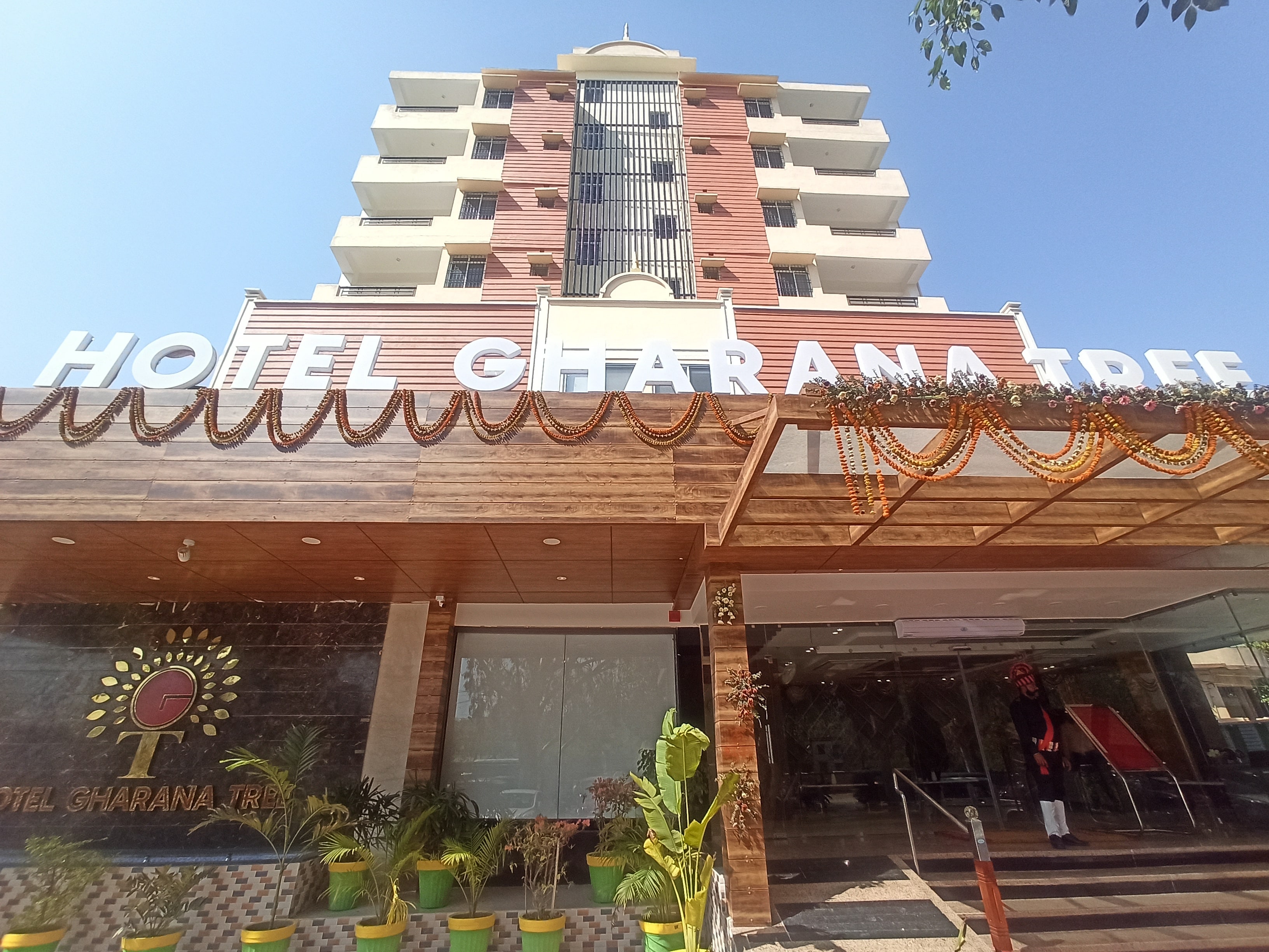 Hotel Gharana Tree - Tap to explore photos