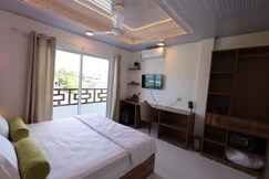 Batuta Maldives Fourson