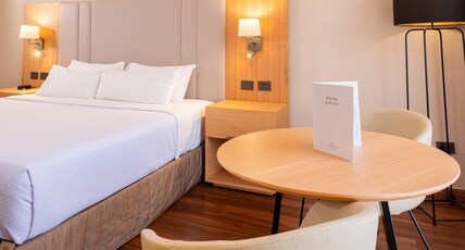 Crowne Plaza Hotel Monterrey, an IHG hotel Room Type - 1 King Bed Standard Lounge Access Crowne Plaza Hotel Monterrey, an IHG hotel Room Type - 1 King Bed Standard Lounge Access