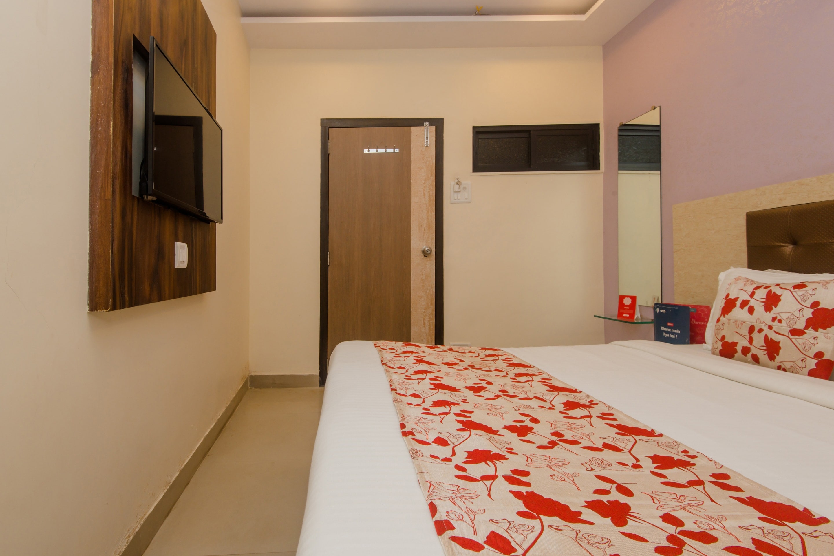 Hotel O Golden Nest Near Chhatrapati Shivaji International Airport - Tap to explore photos