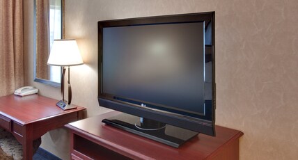 Holiday Inn Express JAMESTOWN Room Type - 1 King Standard Comm Mobil Access Tub