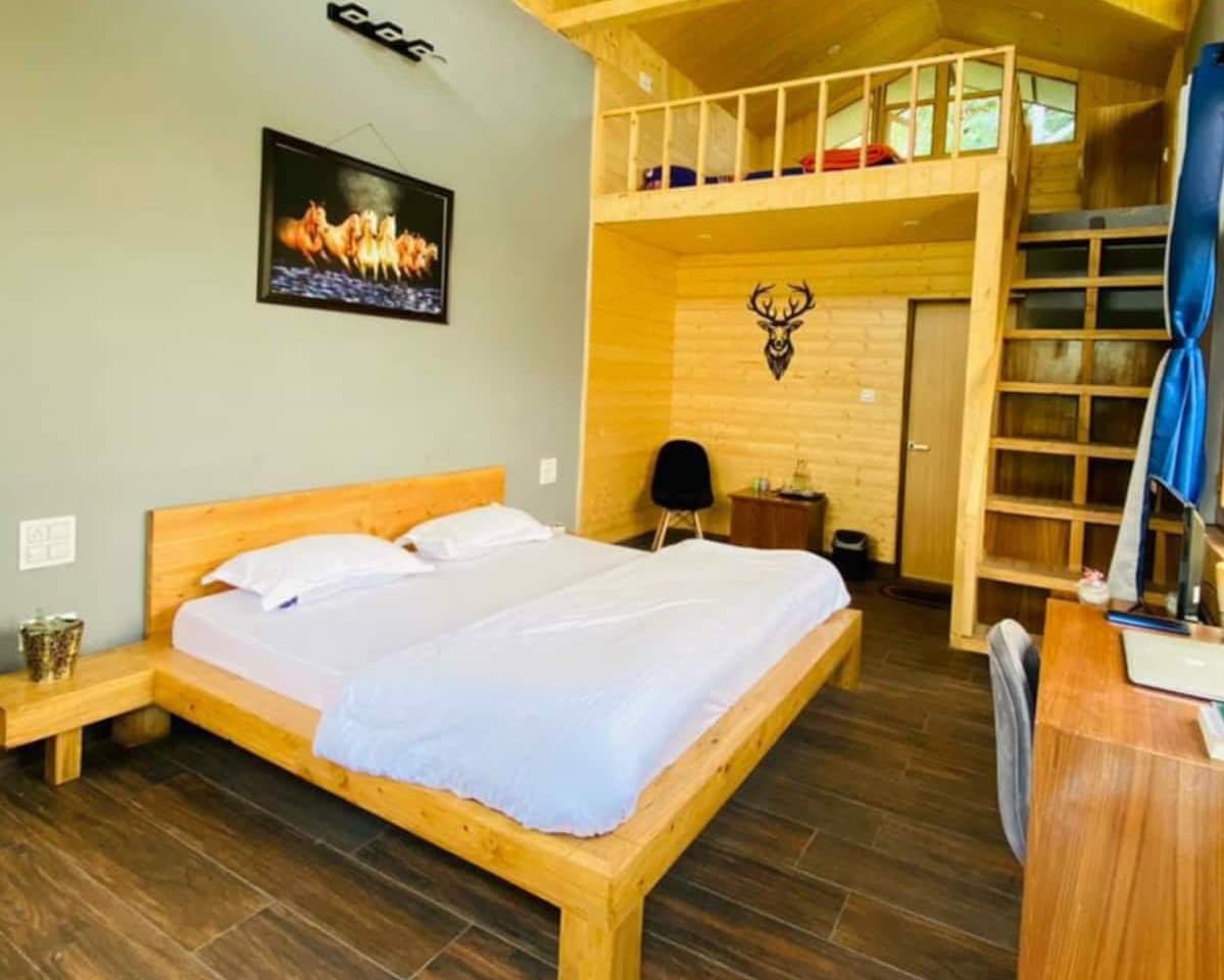 Lacasa Luxury Stays | Rooms & Guided Treks - Tap to explore photos