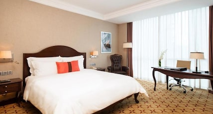 EASTIN GRAND HOTEL SAIGON Room Type - Deluxe Double or Twin Room EASTIN GRAND HOTEL SAIGON Room Type - Deluxe Double or Twin Room