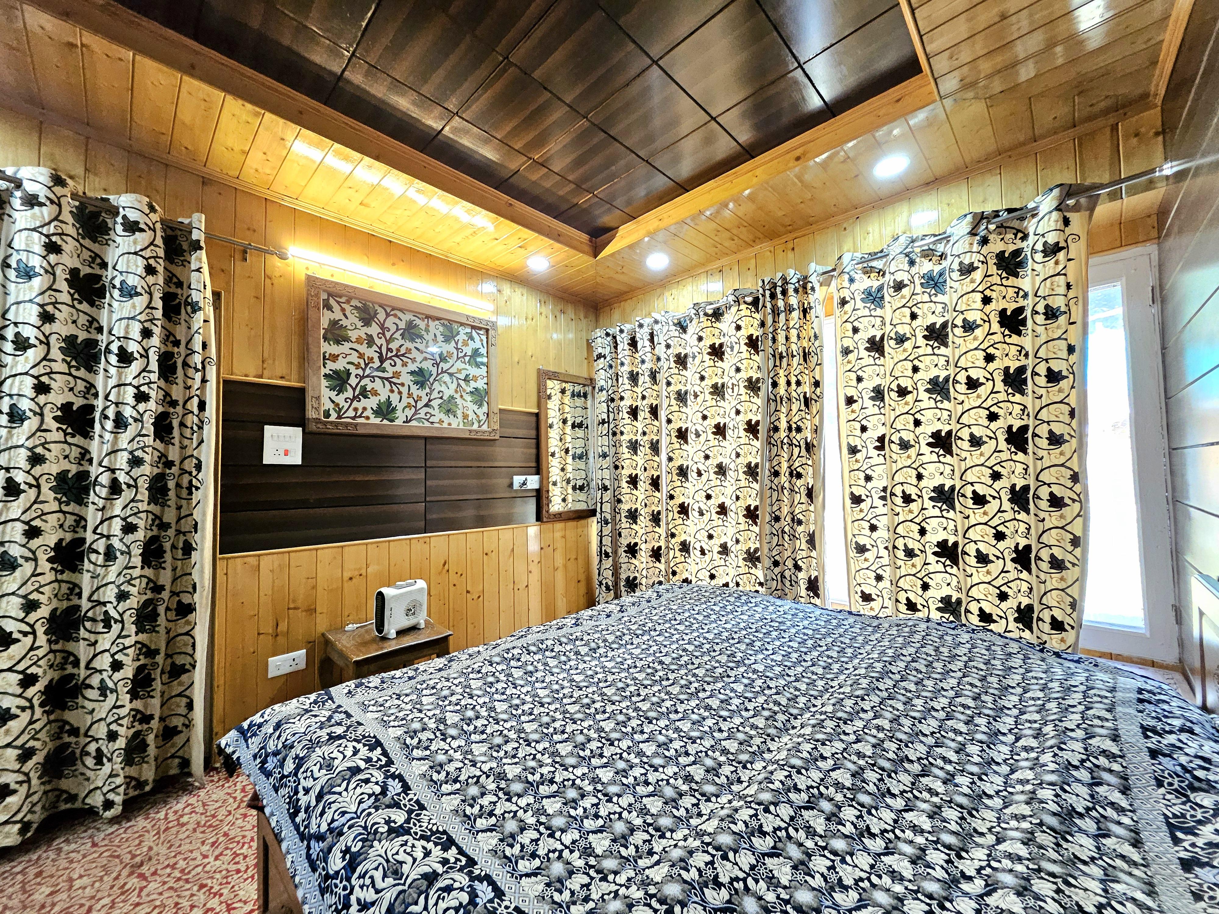 JKTDC Sonamarg Resort - Tap to explore photos