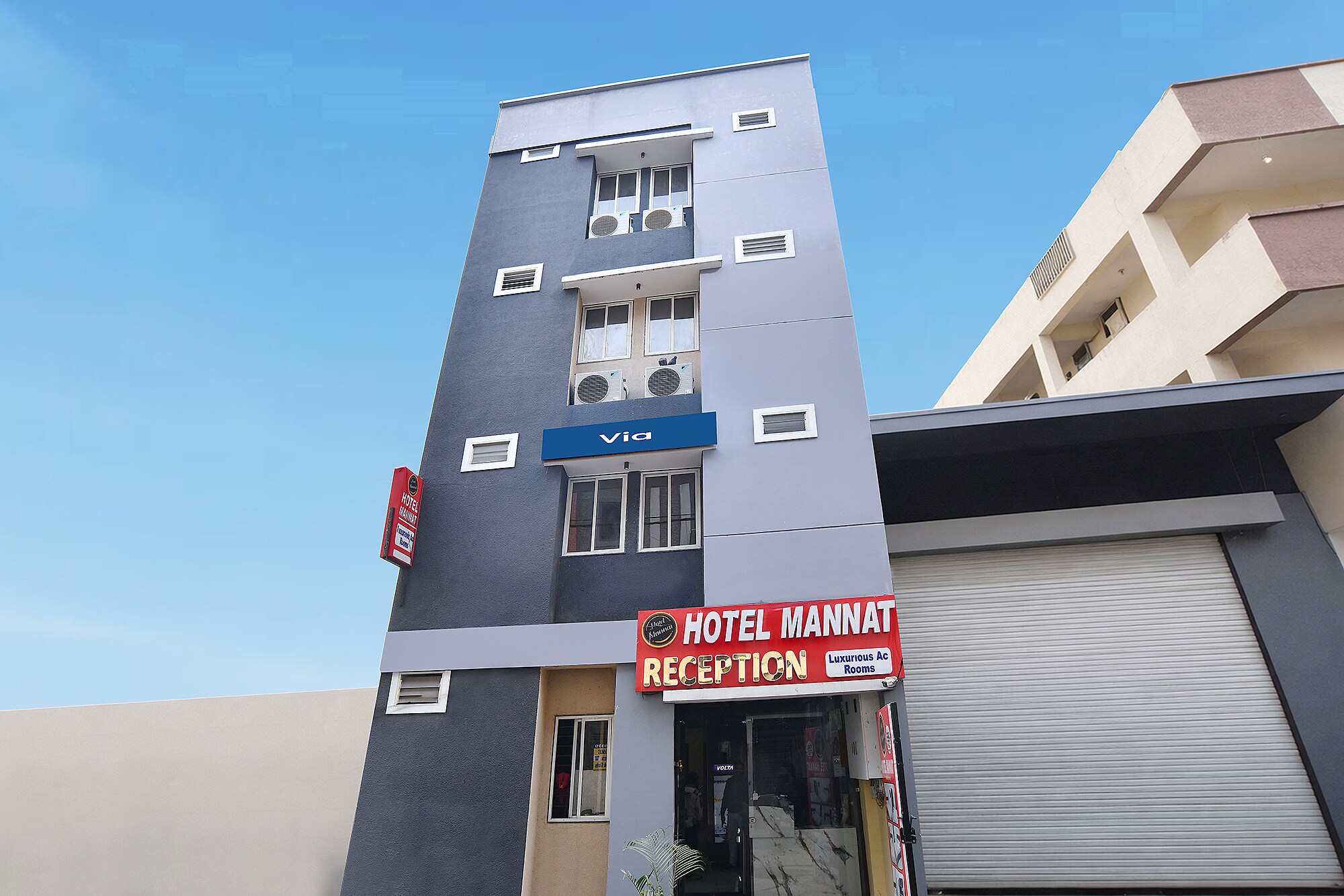 Via Mannat, Bhanwar Kuan - Tap to explore photos