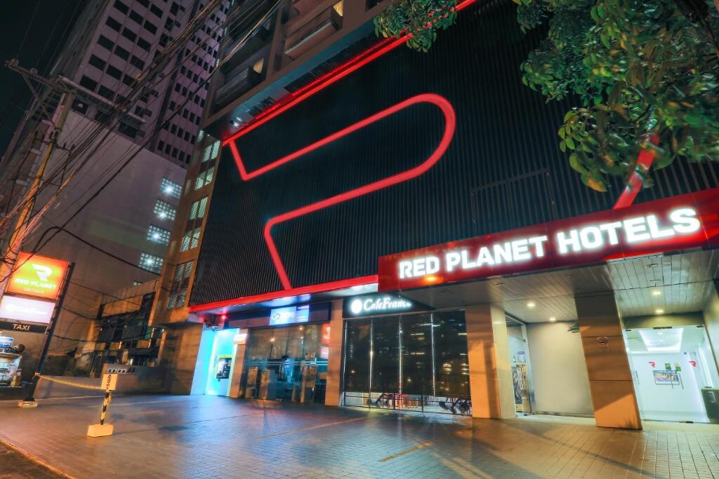 Red Planet Ortigas - Tap to explore photos