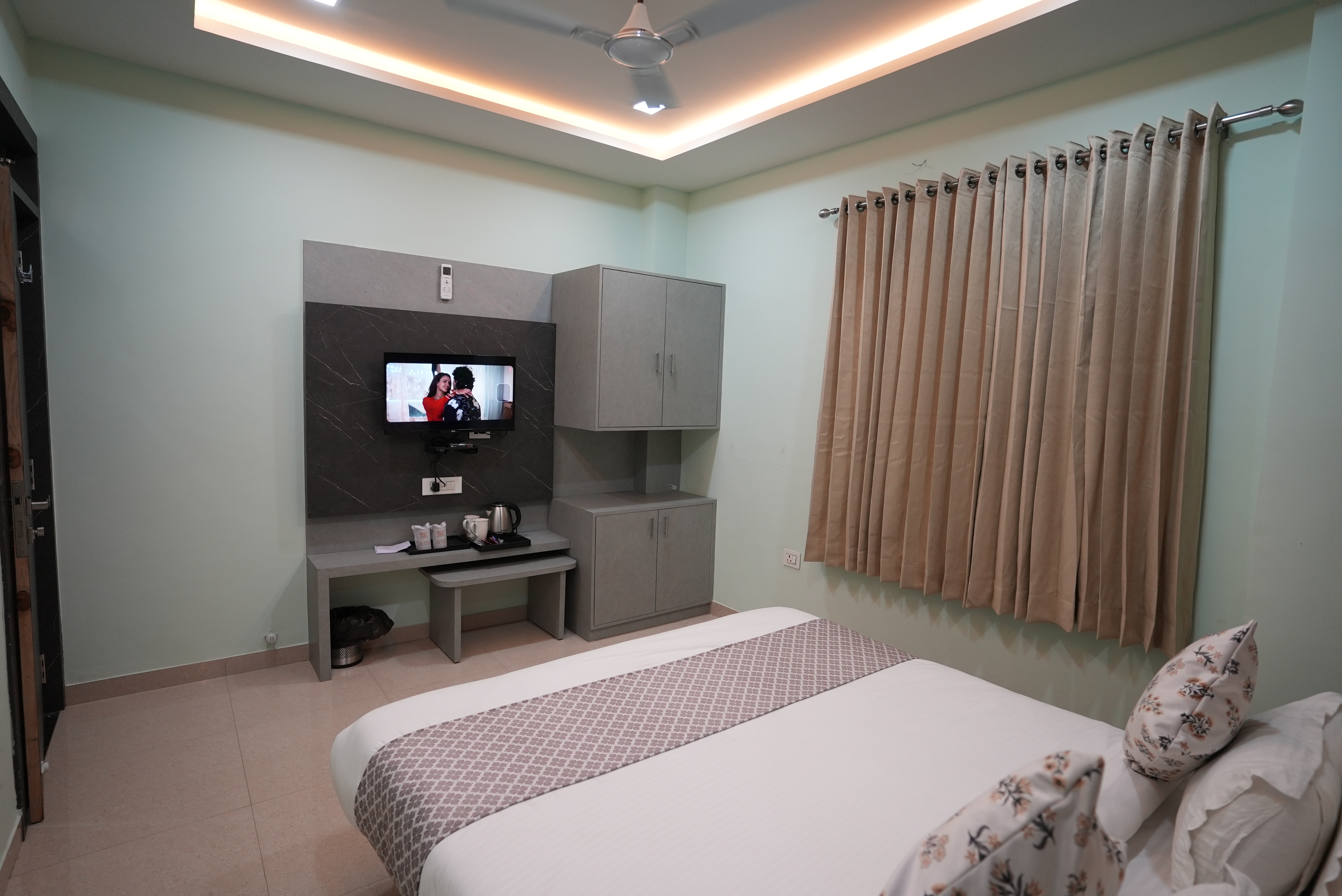 RRA Retreat Hotel, Nathdwara (5 Min walk to Temple) - Tap to explore photos