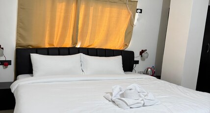 Aagaman Hotel & Restaurant Room Type - Deluxe Room