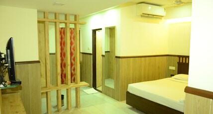Hotel Rathna Residency Room Type - Deluxe Room
