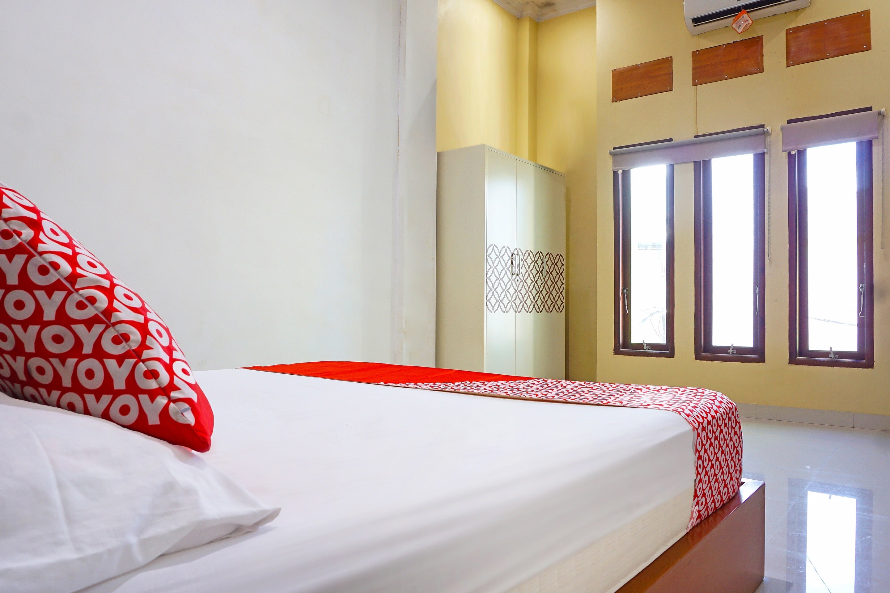 Hotel O Homestay Anitha Syariah Makassar - Tap to explore photos