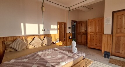Red Cherry Homestay, Nokdara Room Type - Standard King Room with Kanchanjunga View