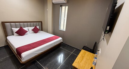 Hotel Shree Sumedh Room Type - Deluxe AC Room