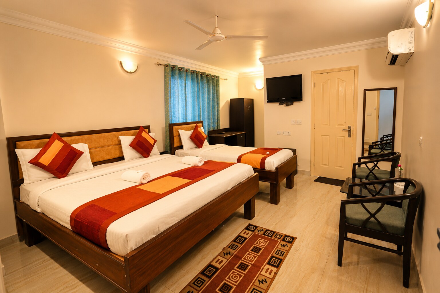 Hotel Eurostar International By Quality Inn - Tap to explore photos