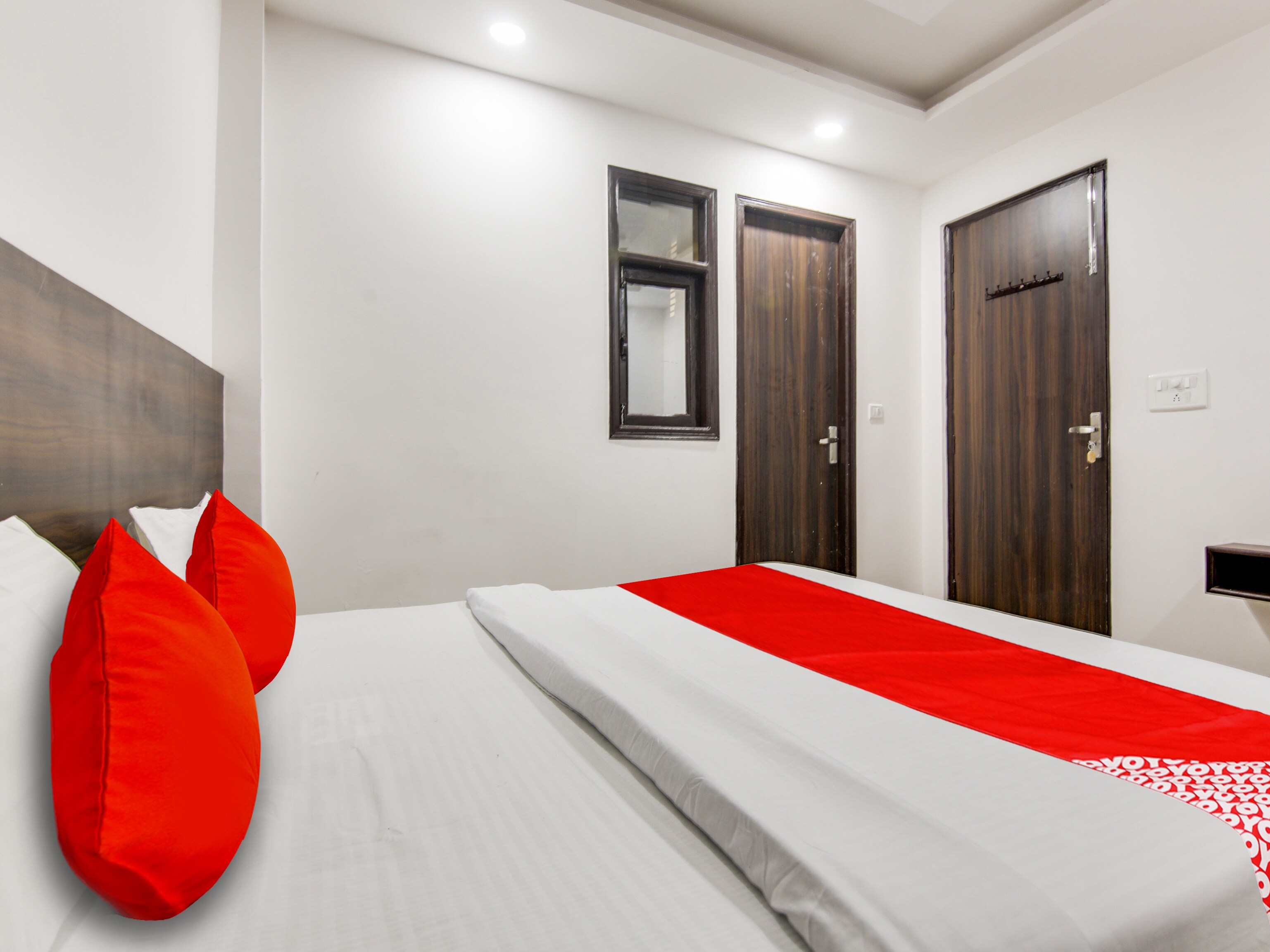 Hotel O Apple Guest House - Tap to explore photos