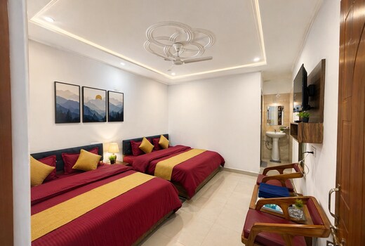 Hotel Devlok (Property At Kedarnath Trek Start Point) - Gauri Kund, Kedarnath