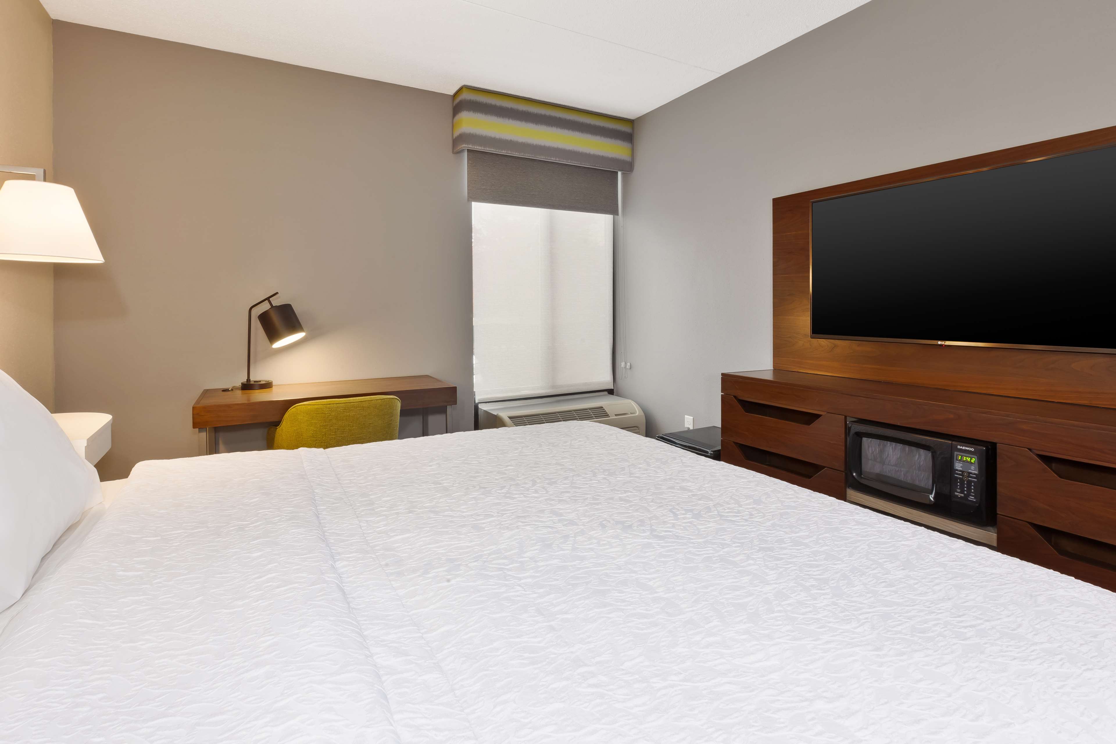 Hampton Inn by Hilton Traverse City - Tap to explore photos