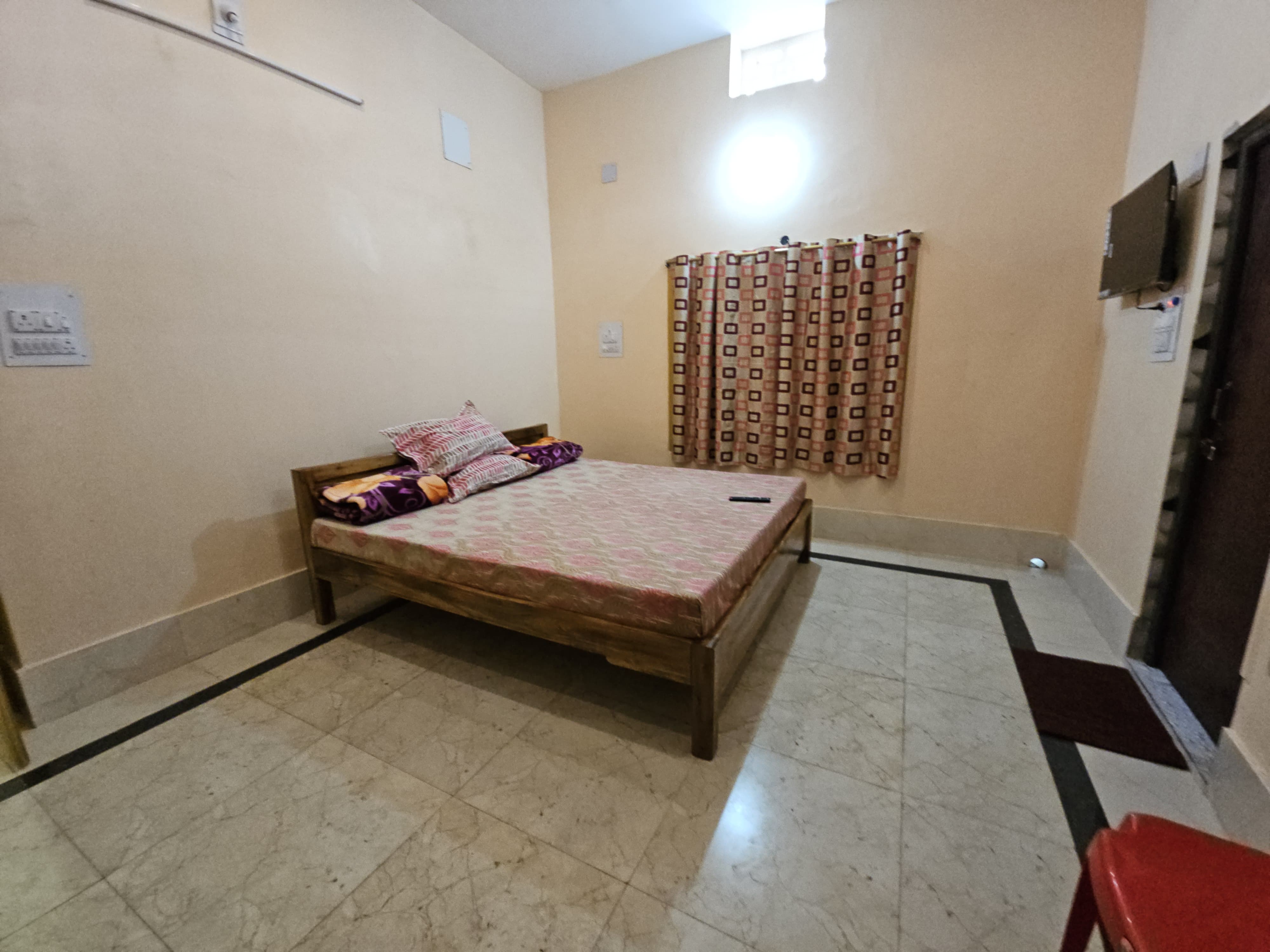 ECONOMY HOMESTAY - Tap to explore photos