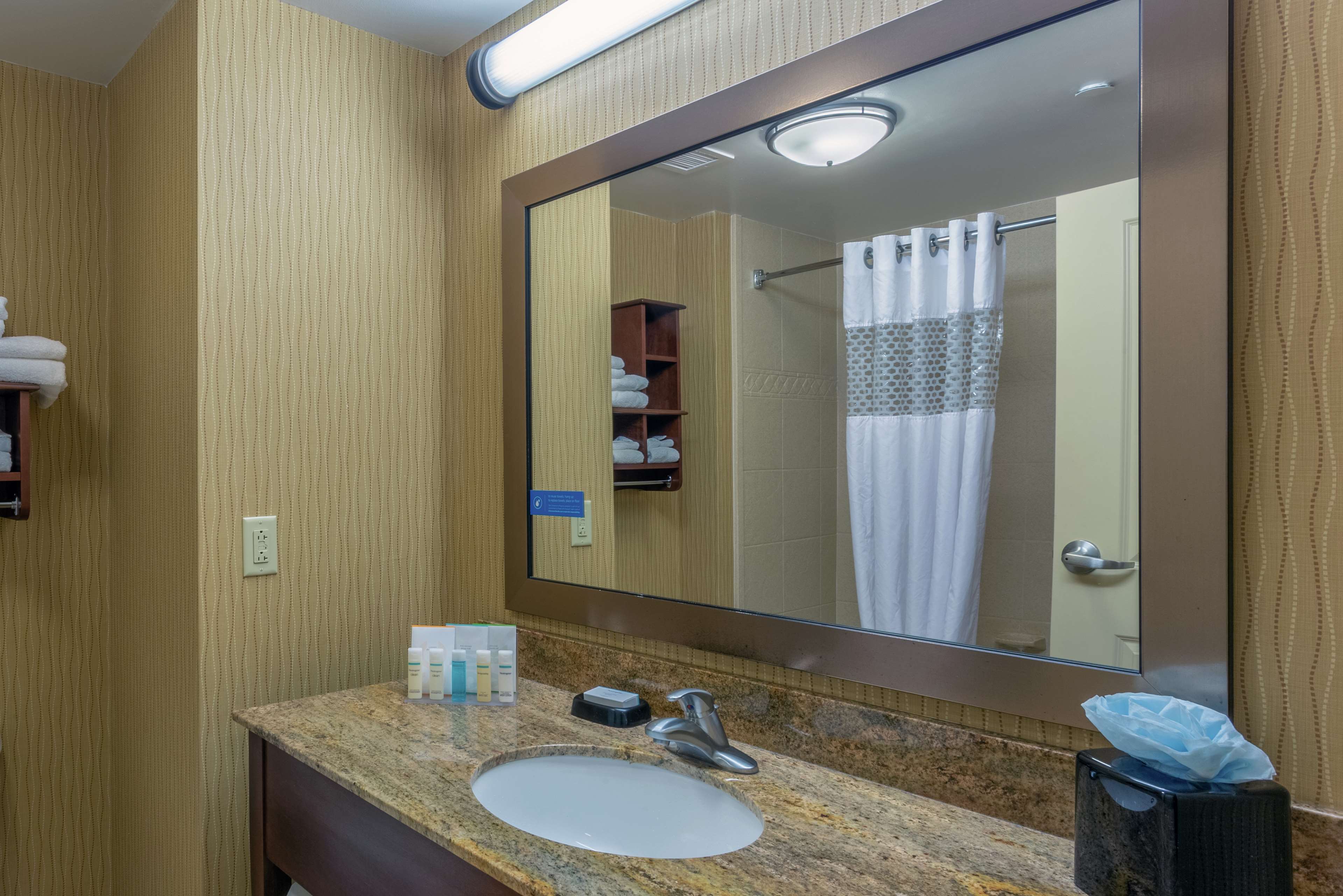 Hampton Inn by Hilton Baltimore/Owings Mills - Tap to explore photos