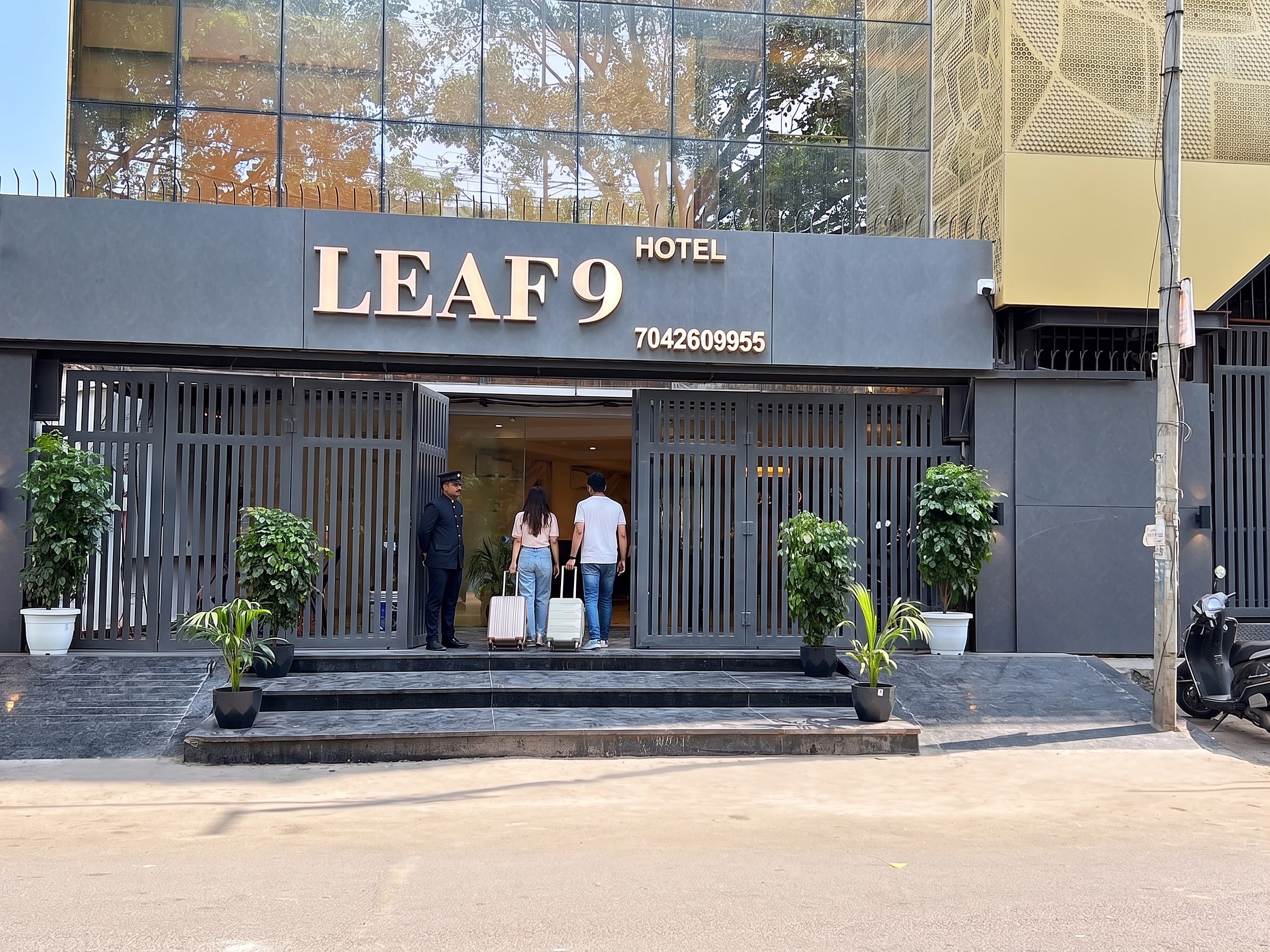Leaf 9 Imperial, Subhash Nagar, Pacific Mall - Tap to explore photos