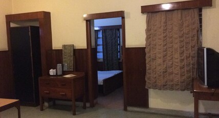 Woodlands Hotel Room Type - Superior Non Ac Room