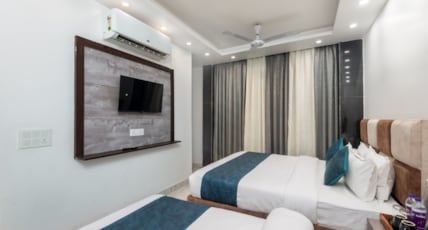 Hotel Gharonda By Classic Crown Room Type - Super Deluxe Room with Ensuite Washroom Hotel Gharonda By Classic Crown Room Type - Super Deluxe Room with Ensuite Washroom