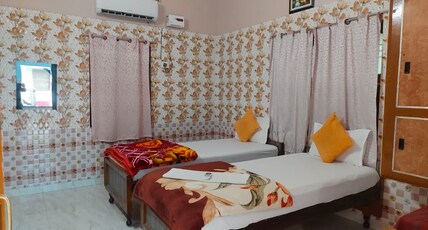 Shree Yoga Mandir Guest House Room Type - Deluxe room