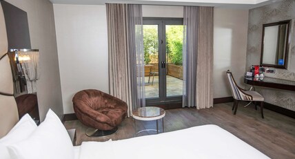 DoubleTree by Hilton Istanbul Esentepe Room Type - KING DELUXE TERRACE ROOM