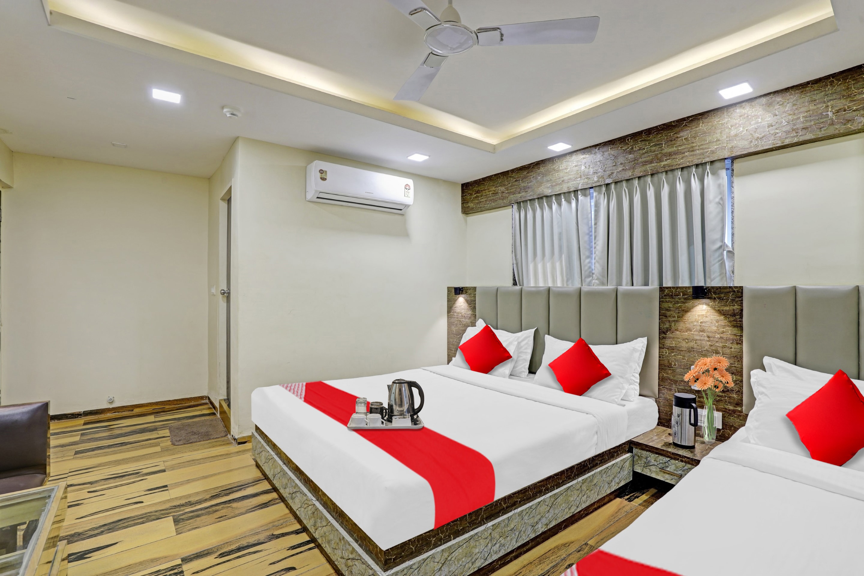 Super Collection O Hotel Raj Palace - Tap to explore photos