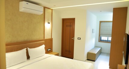 Crystal Regency Room Type - Deluxe Suite Room