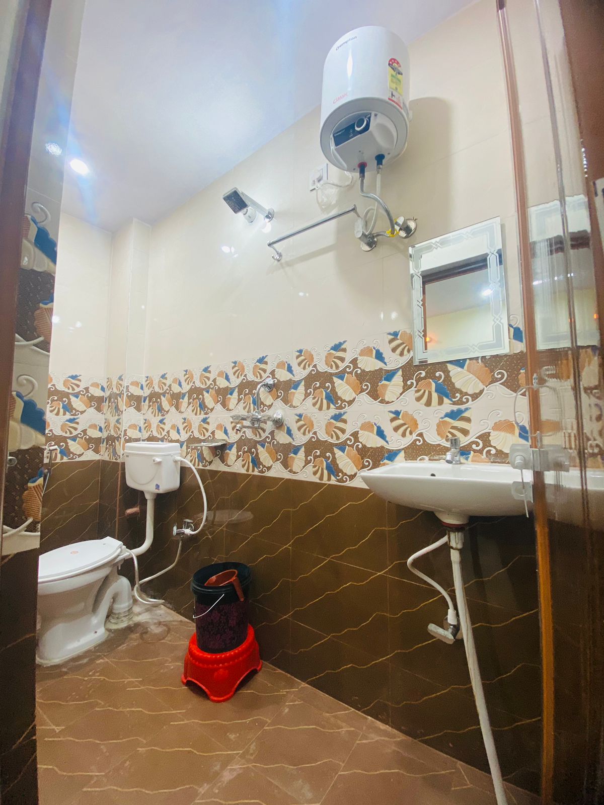 Rudrakash Guest House - Tap to explore photos