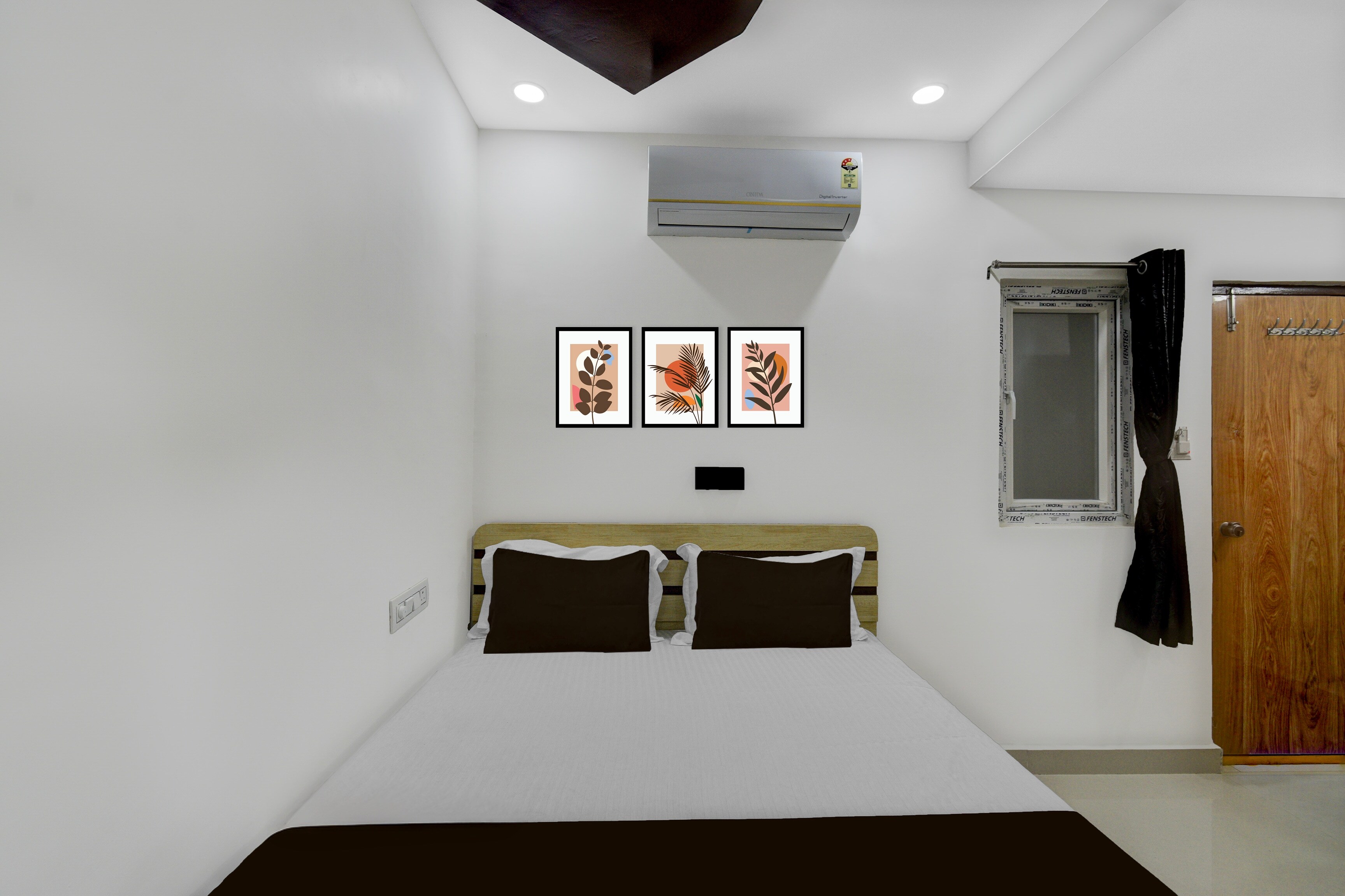 Hotel O De' BVL Grand - Tap to explore photos