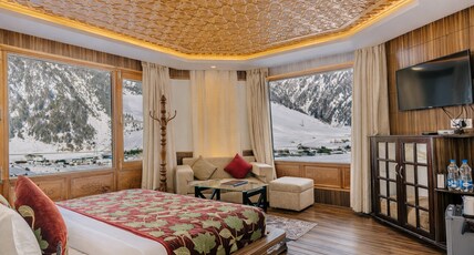 Hotel Village Walk Sonamarg Room Type - Premium Room Mountain View