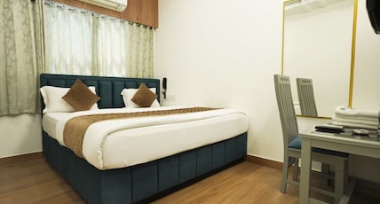Hotel LMK Plaza Room Type - Deluxe Room