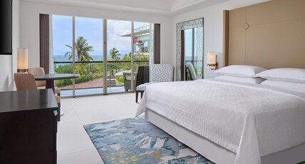 Sheraton Bali Kuta Resort Room Type - 1 King, Ocean view, Balcony