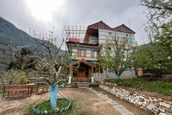 Devdaar | Apple-garden homestay