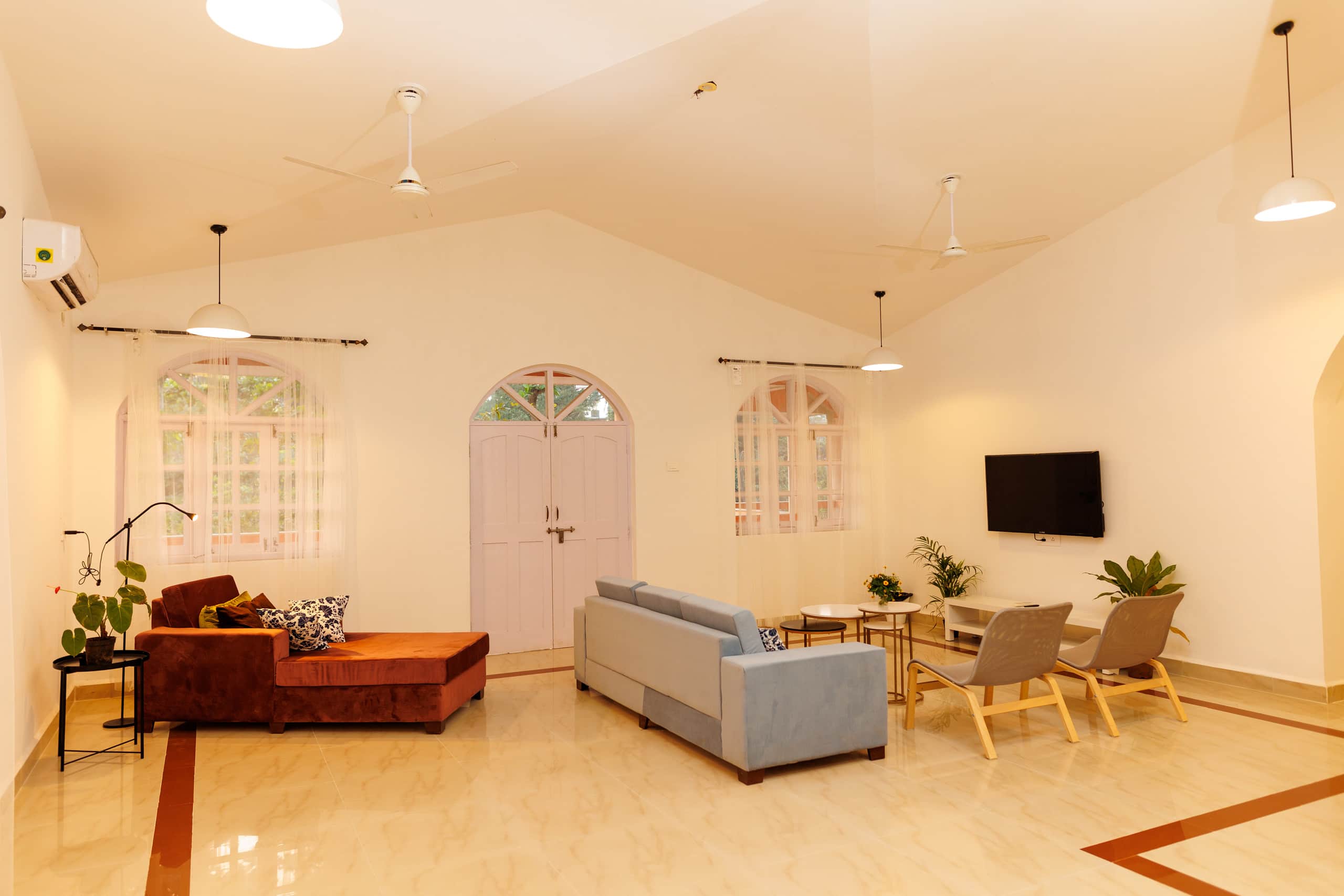 4 Rooms 5 Mins from beach with Pool Table - Tap to explore photos