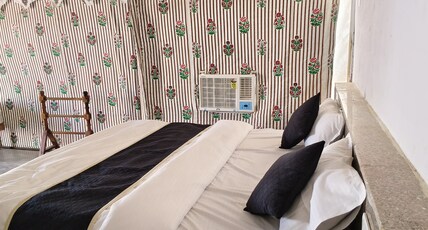 Desert story Night Camp Room Type - Royal Maharaja Tent
