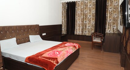 HOTEL ASHA CONTINENTAL Room Type - delux room