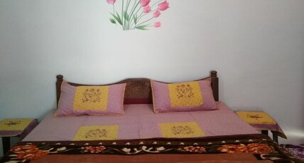 Holiday Home Stay Room Type - Deluxe AC Room