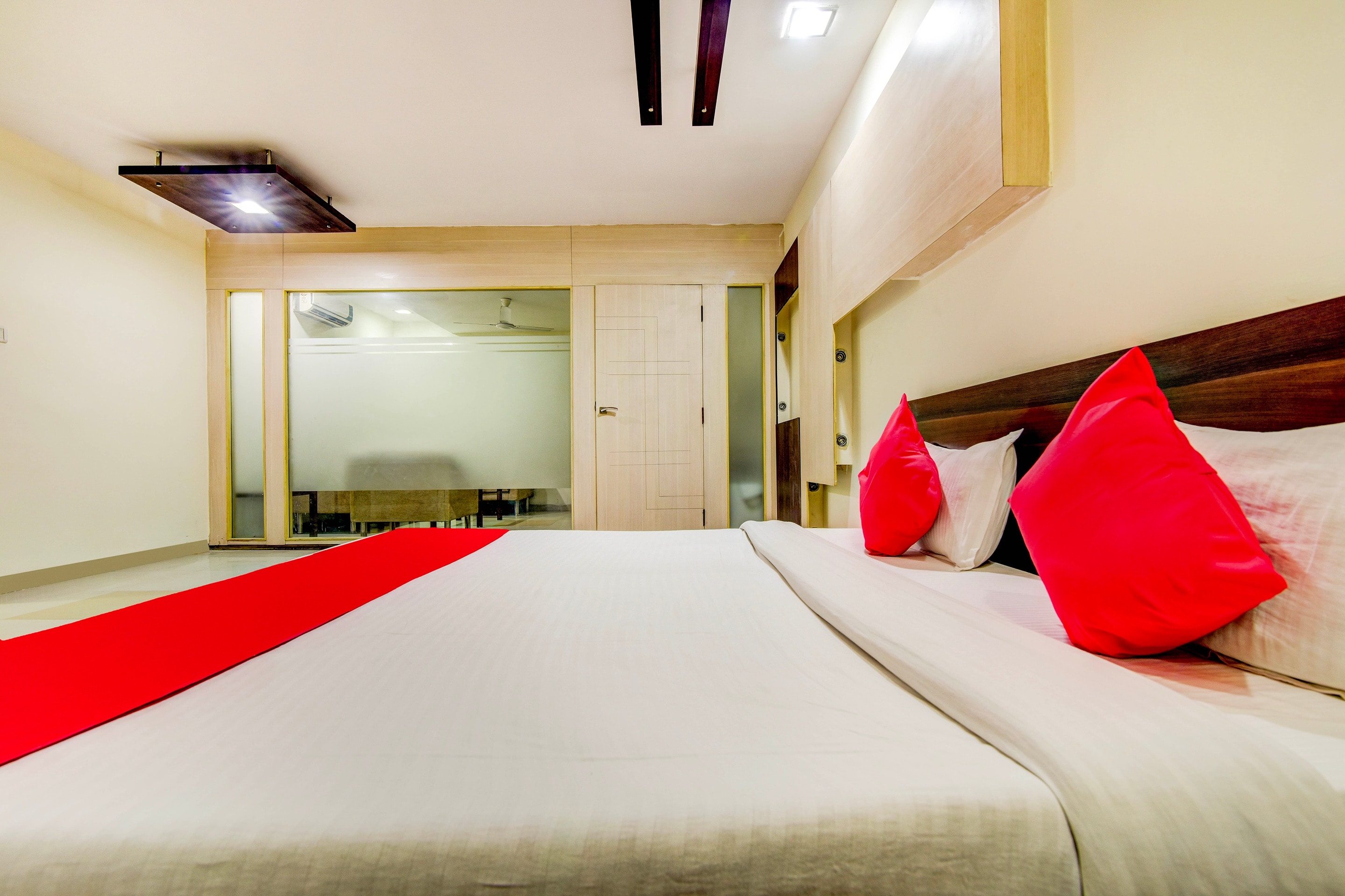 Hotel O Manpreet - Tap to explore photos