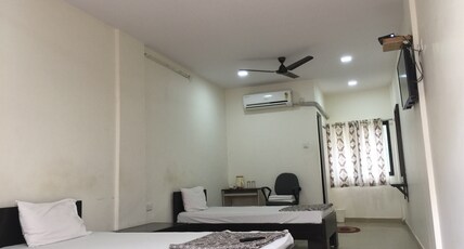 VRP Guest House Room Type - A/C Three bed Room