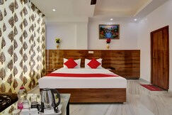 Hotel The Grand Sitapuri